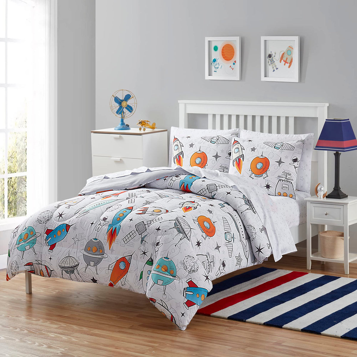 Kids Bedding Set Bed In A Bag For Boys And Girls Toddlers Printed Sheet Set And Comforter , Full, Floating In Space