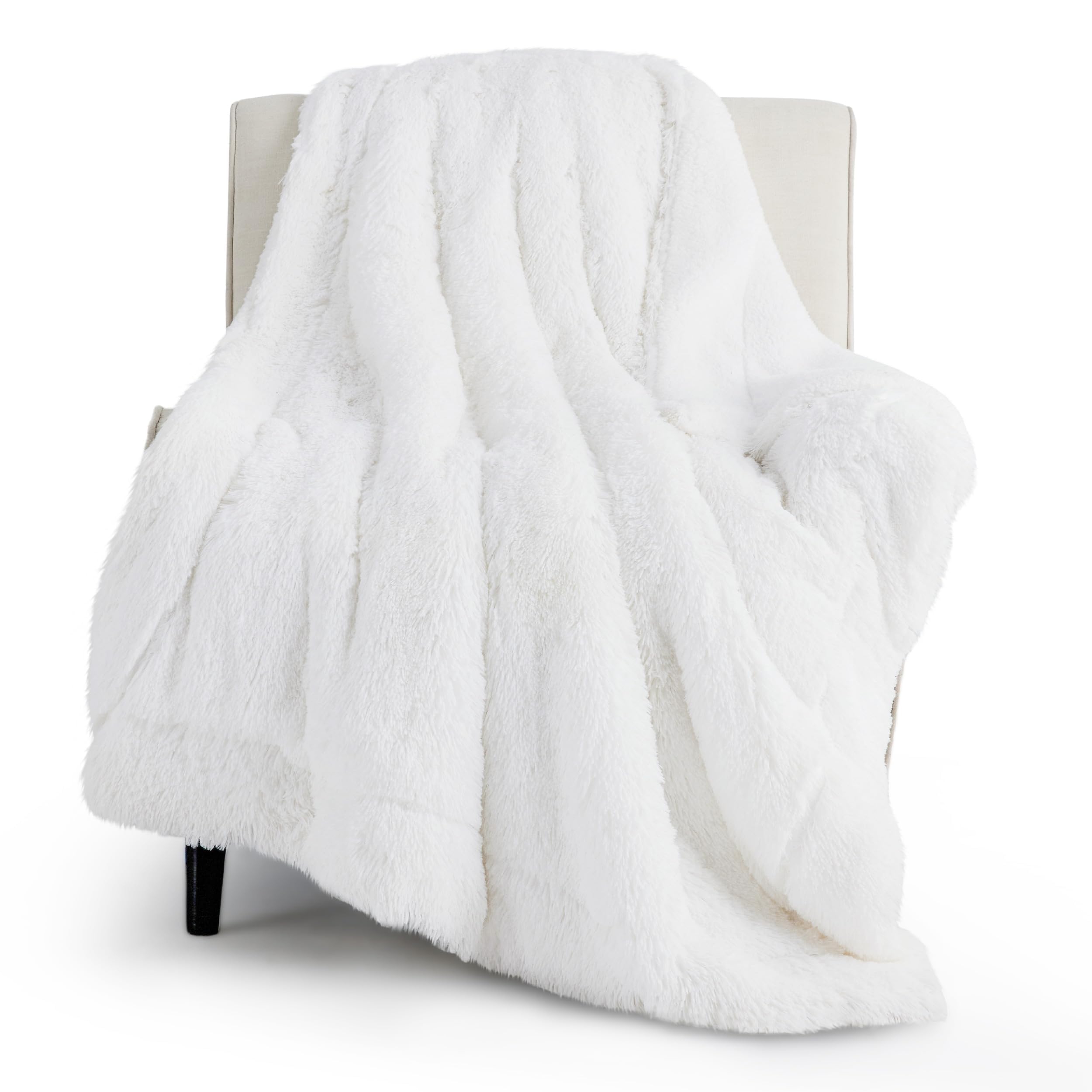Bedsure Soft Fuzzy White Faux Fur Throw Blanket, 50X60 Inches, 640 Gsm