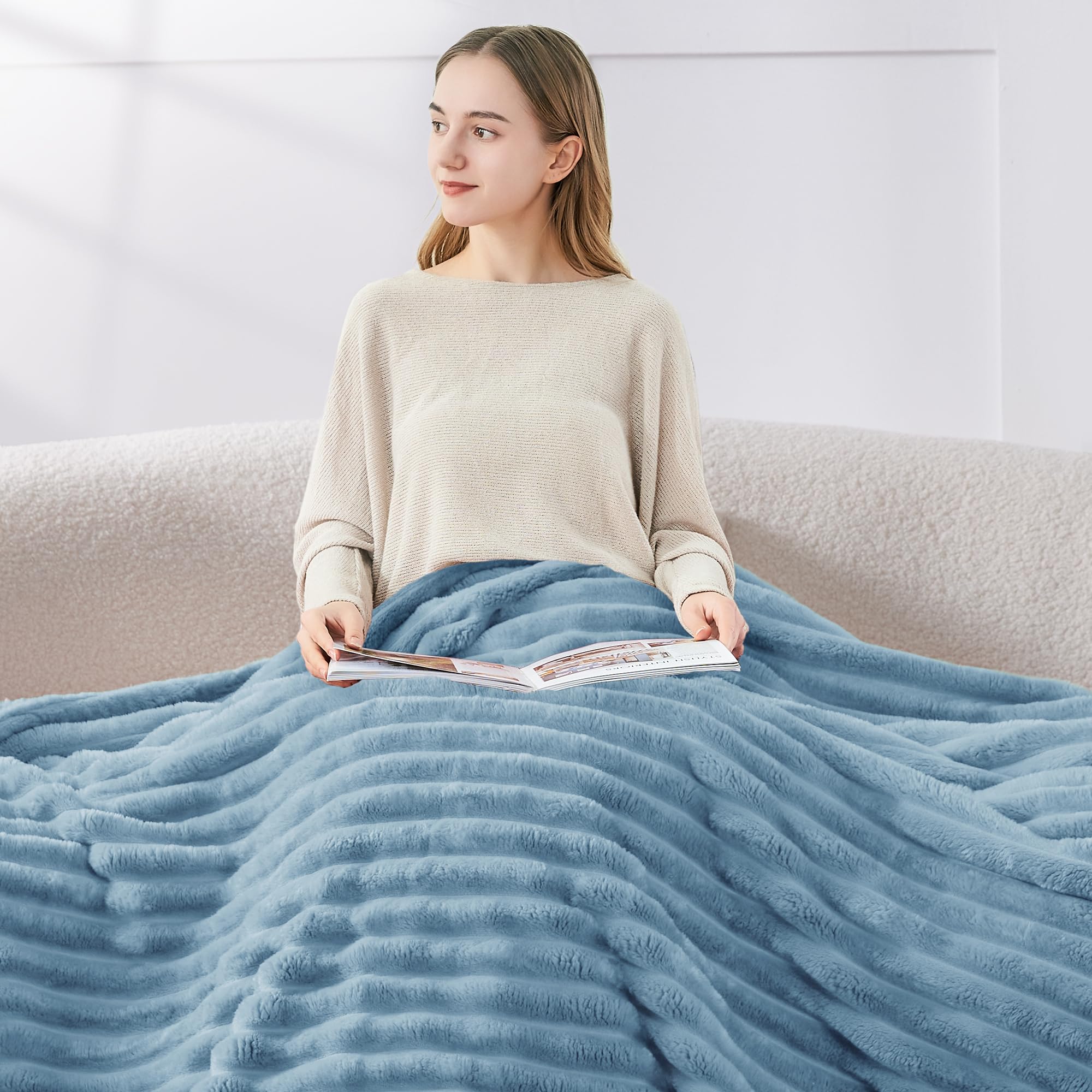 Bedelite Fleece Throw Blanket For Couch - 300Gsm Soft & Warm Fluffy Light Blue Blanket, Decorative And Giftable Striped Blankets