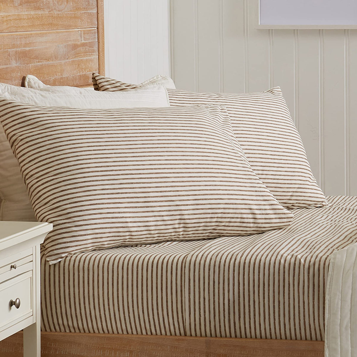 Great Bay Home 4-Piece Stripe Printed Ultra-Soft Microfiber Sheet Set. Wrinkle Free, Comfortable, All-Season Bed Sheets. Evette
