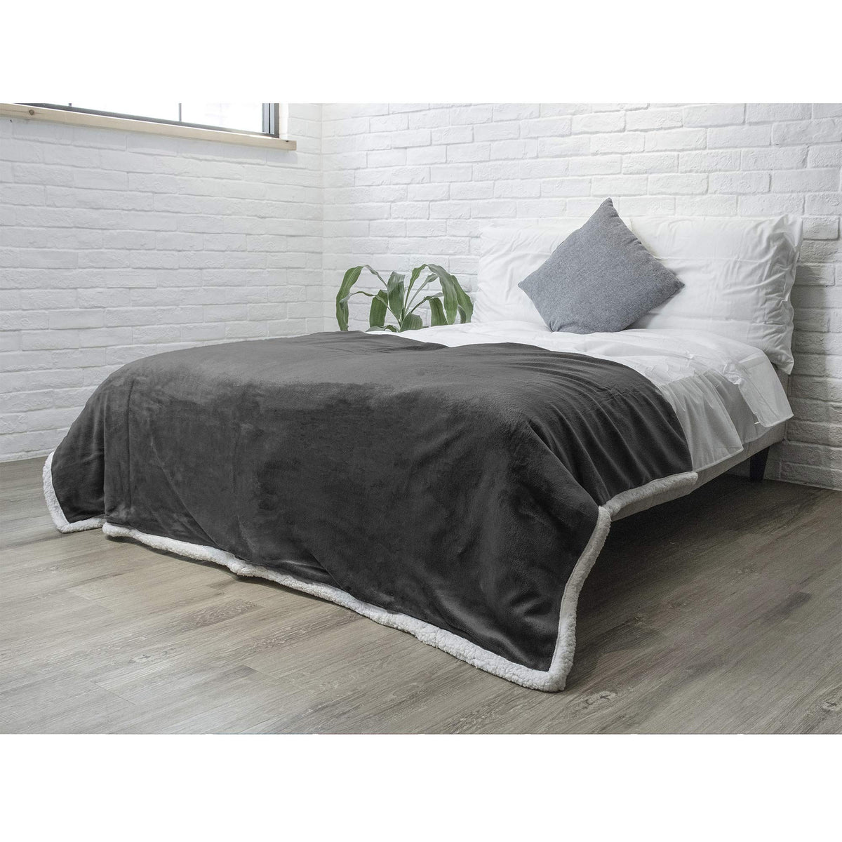 Pavilia Dark Grey Sherpa Fleece Bed Blanket King Size, Soft Thick Bed Blanket For Couch Sofa, Cozy Warm Throw Blanket All Season