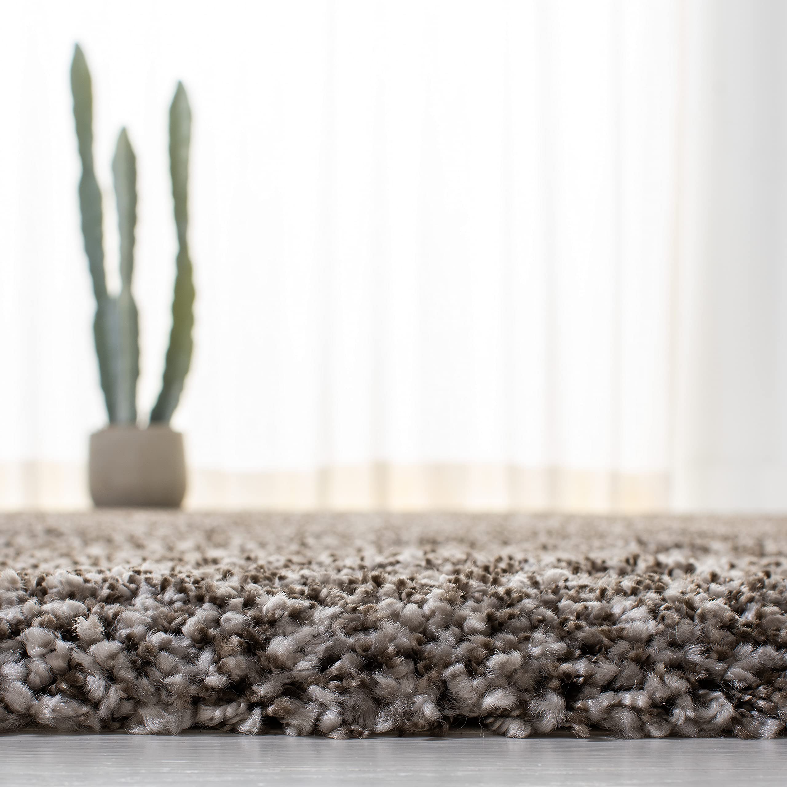 Safavieh Milan Shag Collection Area Rug - 5'1'' Square, Grey, Solid Design, Non-Shedding & Easy Care, 2-Inch Thick Ideal For Hig