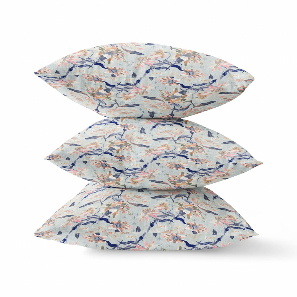 HomeRoots Gray Purple Indigo 20' Light Blue Indigo Roses Zippered Suede Throw Pillow