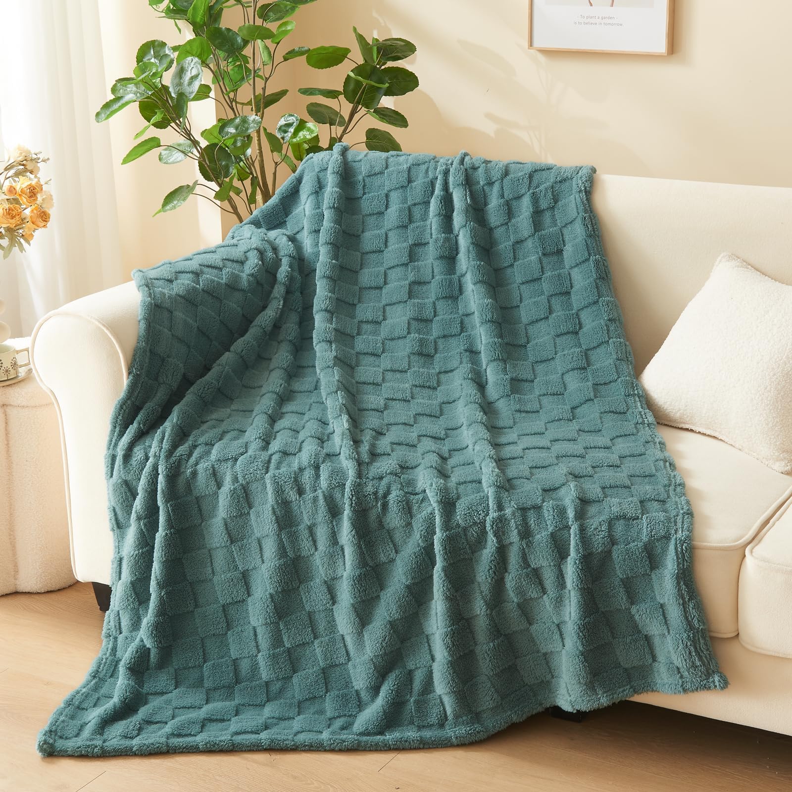 Newcosplay Super Soft Twin Blanket Light Teal Premium Silky Flannel Fleece 3D Checkered Lightweight Bed Blanket All Season Use (