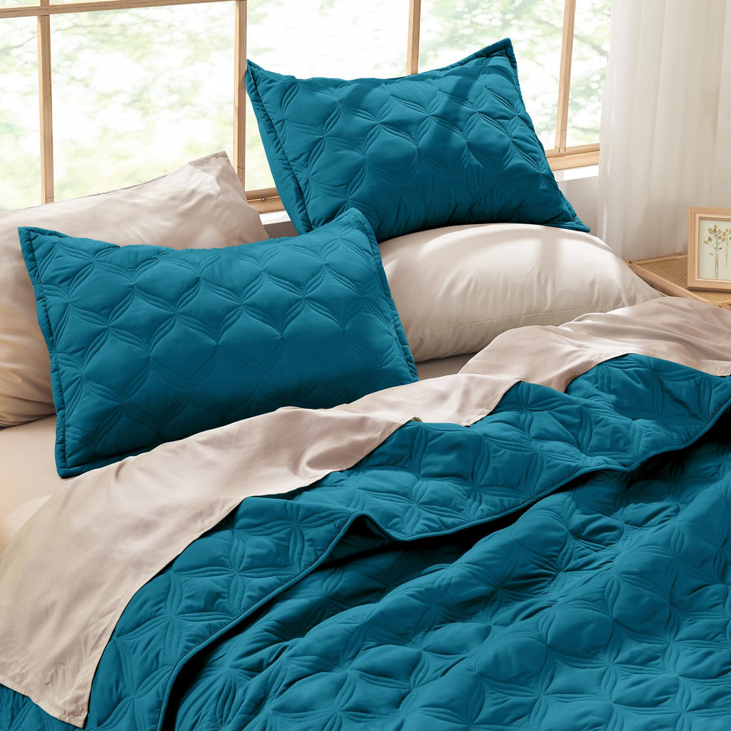 Litanika Teal Blue Oversized King Quilt Bedding Set, 128x120 Inch Lightweight Comforter with 2 Pillowcases, All Season Boho Decor