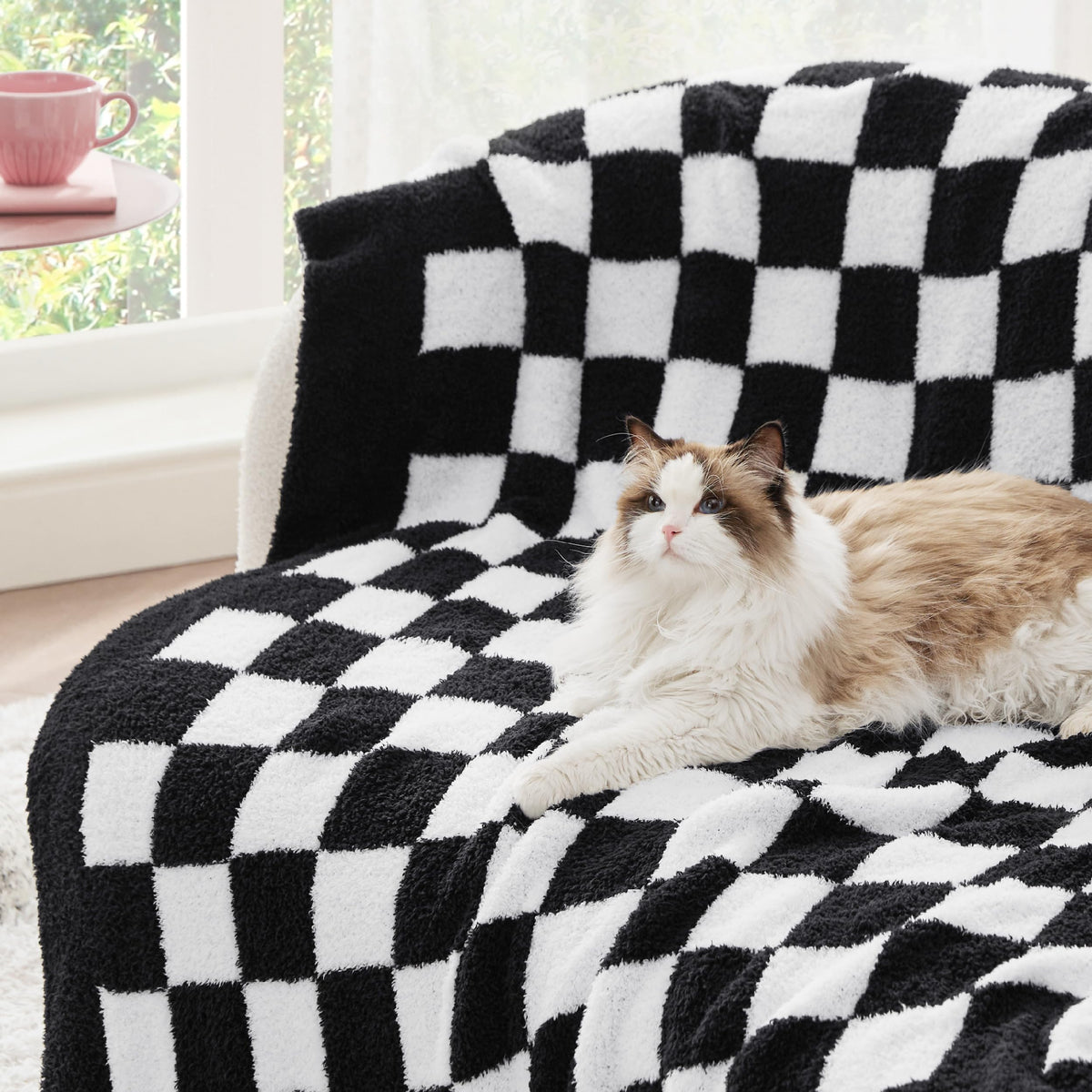 Bedsure Super Soft Knit Twin Blanket - Warm Cozy Reversible Checkered Black And White Blanket, Fluffy Fuzzy Plush Lightweight Pr