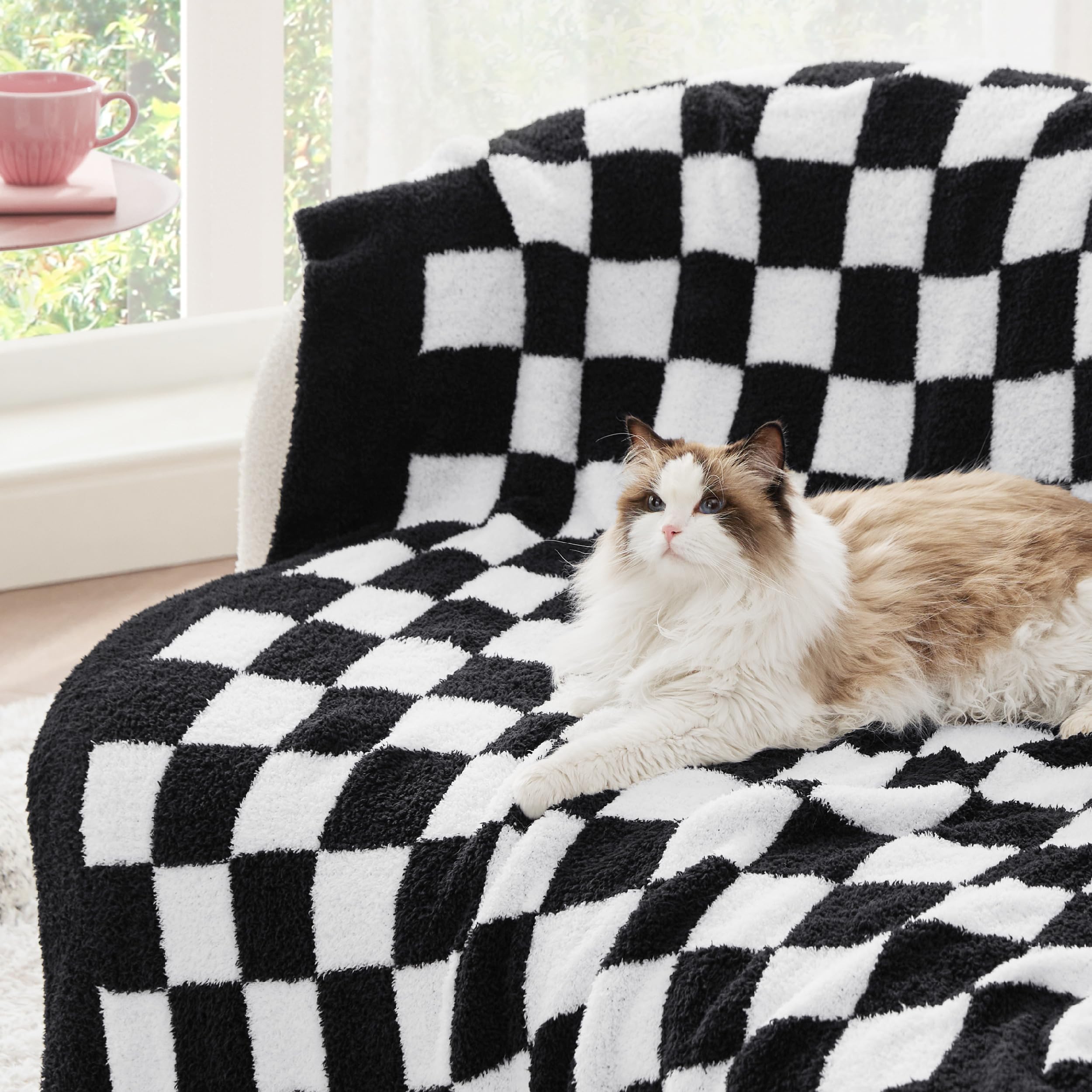 Bedsure Super Soft Knit Twin Blanket - Warm Cozy Reversible Checkered Black And White Blanket, Fluffy Fuzzy Plush Lightweight Pr