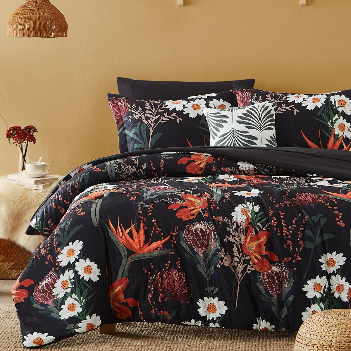 Casaagusto Queen Comforter Set, 7 Pcs Black Shore Floral Comforter Set With Flowers Leaves Pattern, Soft Seersucker Design All S