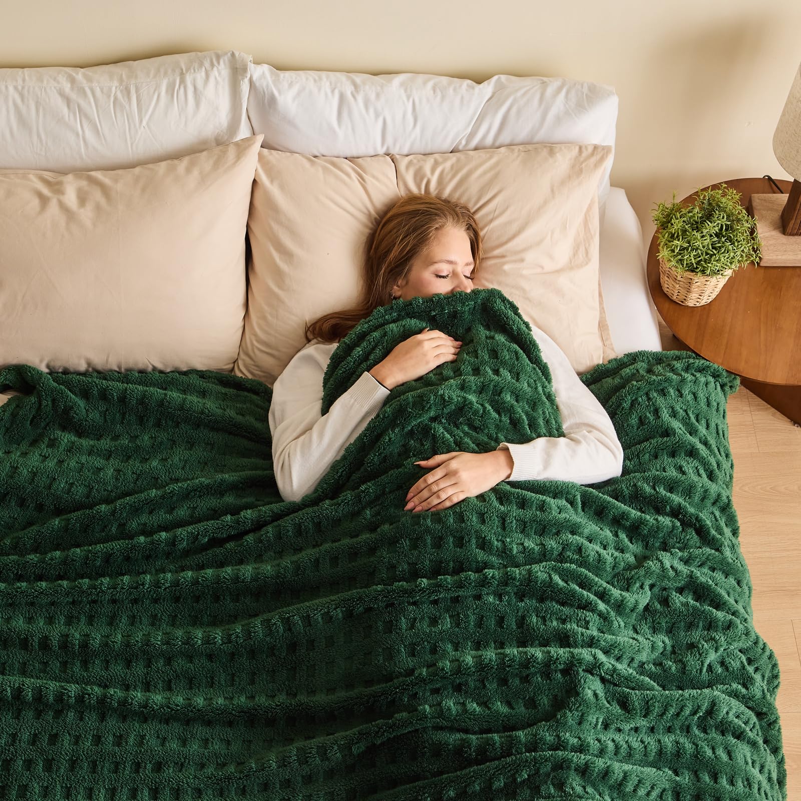 Newcosplay Super Soft Queen Blanket Green Premium Silky Flannel Fleece 3D Waffle Checkered Lightweight Bed Blanket All Season Us
