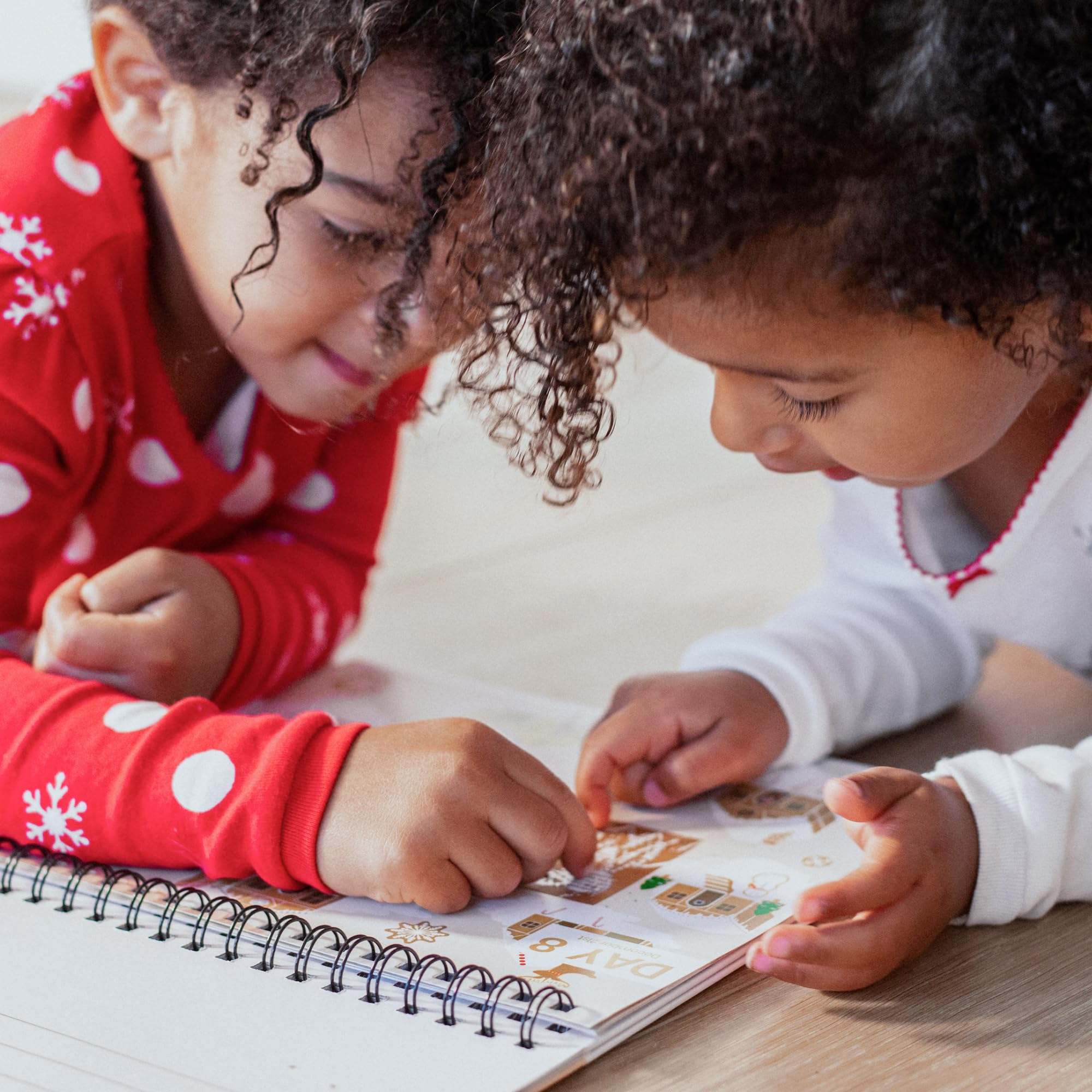 The Adventure Challenge Advent Calendar 2022-12 Scratch-Off Holiday Season Adventures For Couples, Families, Friends And More, C