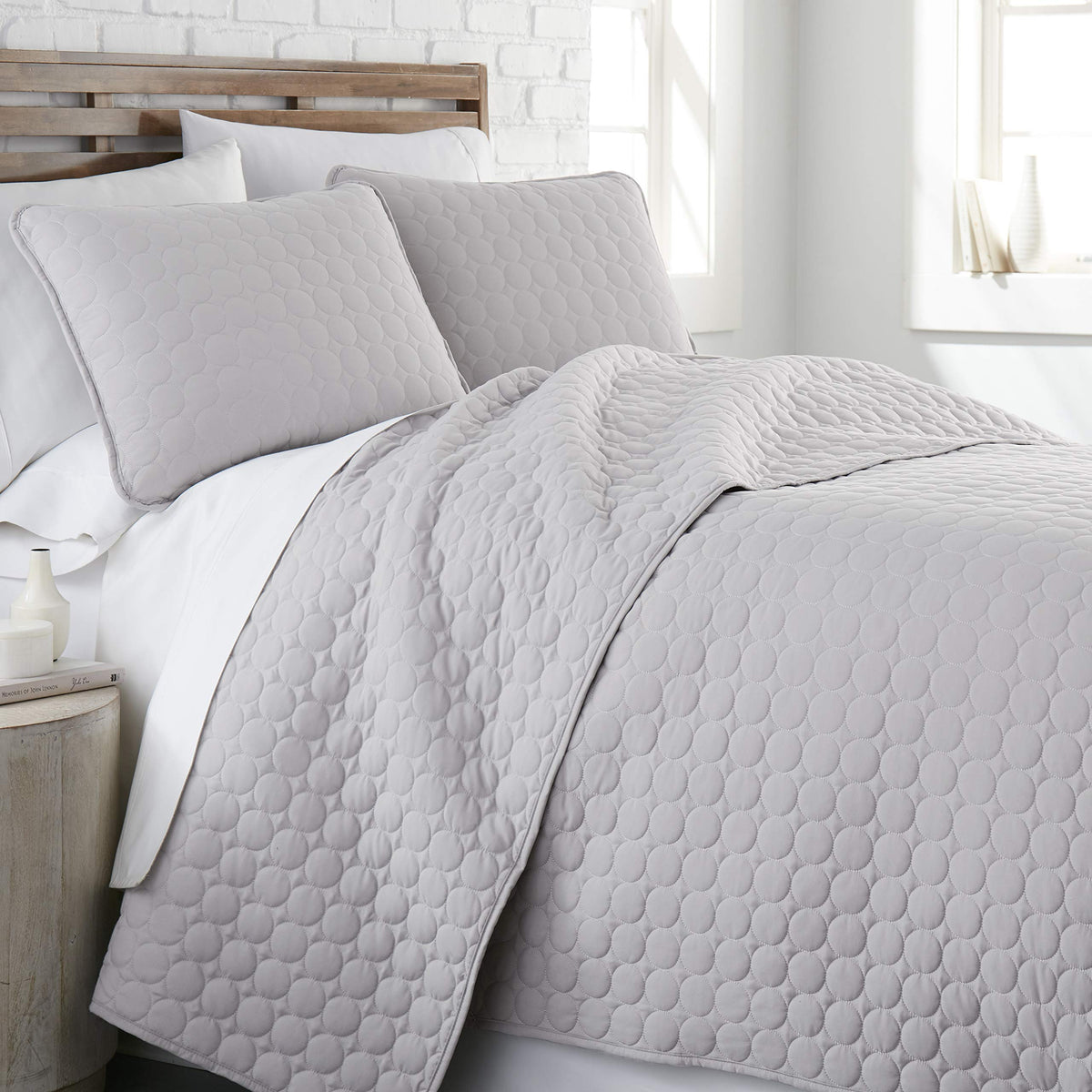 Southshore Fine Living, Inc. Oversized Quilt Bedding Set Lightweight, Summer Coverlet Bedspread 2-Piece With One Matching Sham (