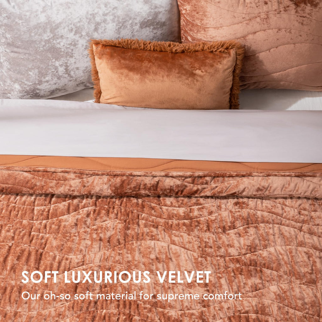 Evergrace Luxury Velvet Quilt Queen Size, Ultra Soft Velvet Bedding Set, Lightweight Velvet Comforter For All Season, Wave Crush