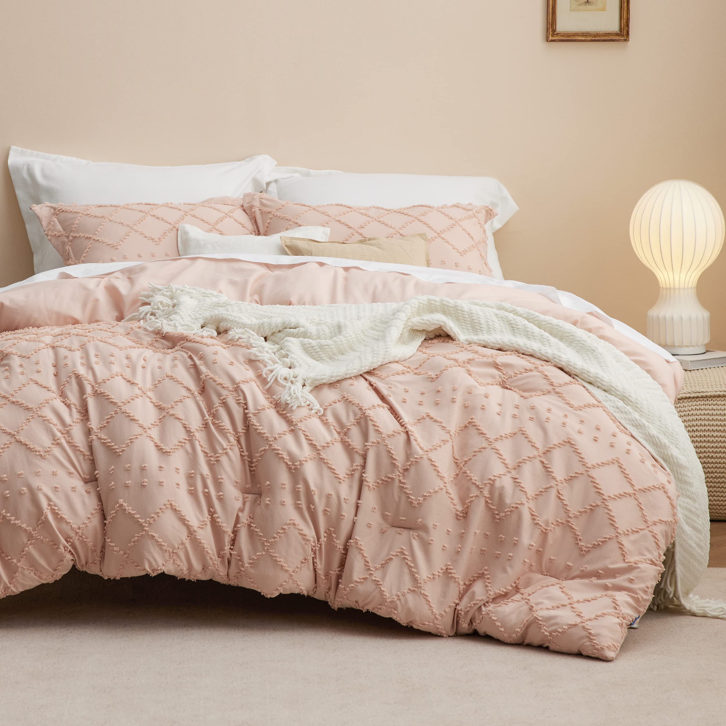 Bedsure Boho Comforter Set Queen - Coral Pink Tufted Shabby Chic Bedding Comforter Set For All Seasons, 3 Pieces Western Comfort