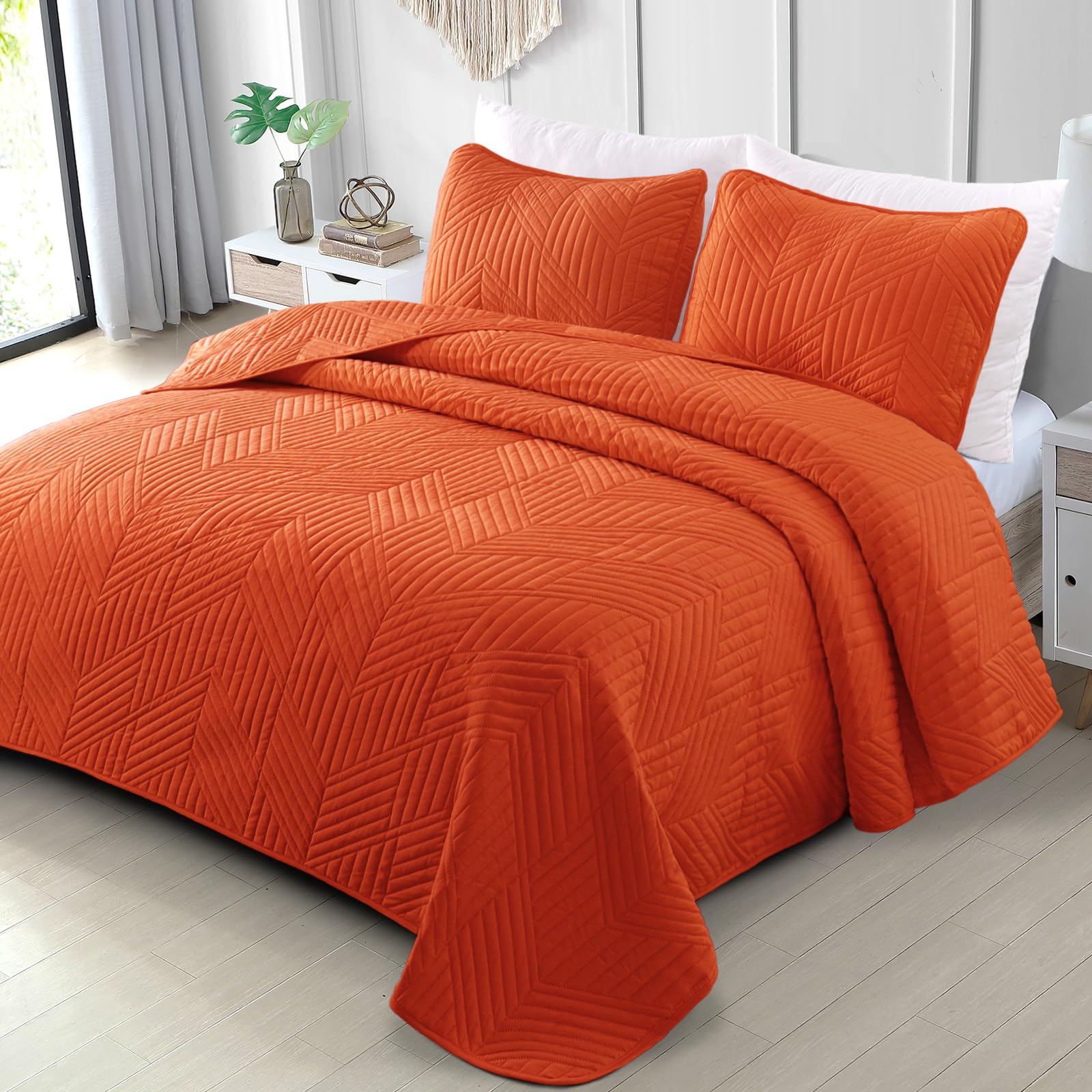 Exclusivo Mezcla Ultrasonic King Quilt Bedding Set, Lightweight Burnt Orange Bedspreads Soft Modern Geometric Coverlet Set For A