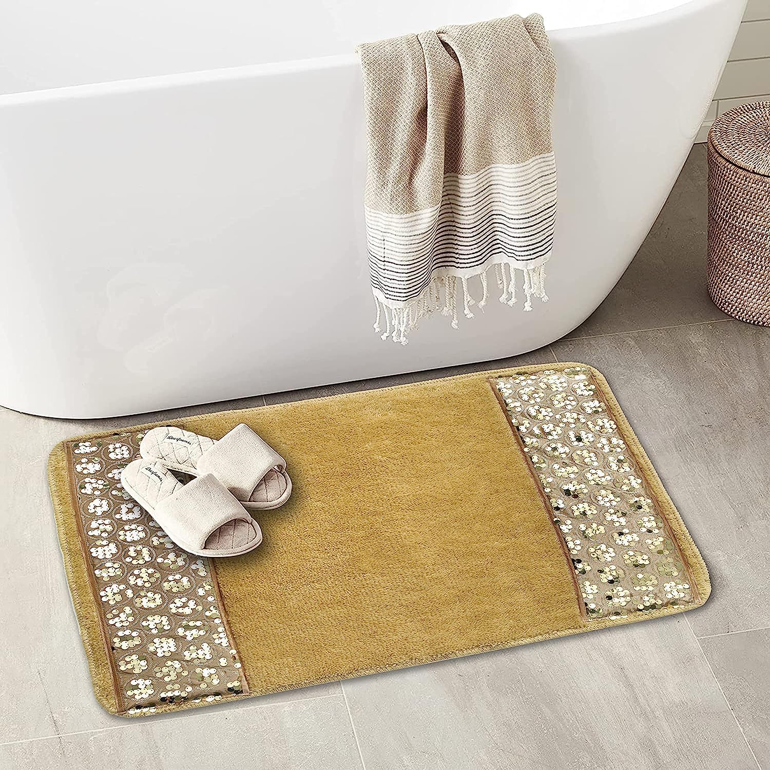 Zahari Home Sinatra Bathroom Rug Classic Bath Rug Stylish Bling Bath Mat, Size 32'' x 21'', Champagne