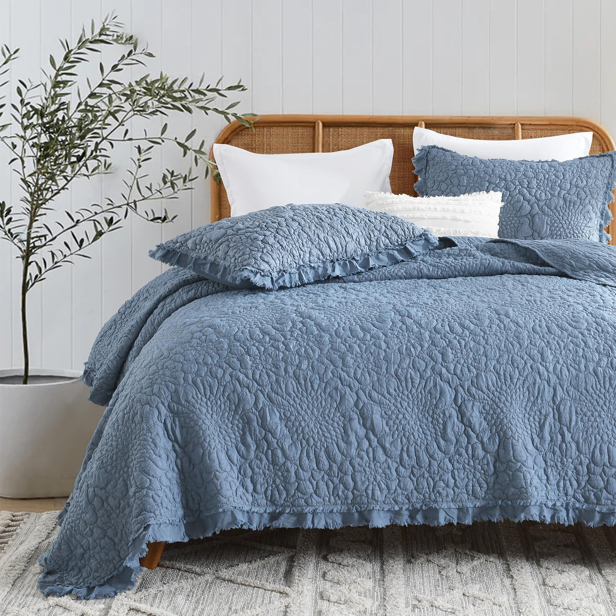 Horimote Home Blue Ruffled Quilt Twin Size, Stone-Washed Microfiber Lightweight Crinkled Farmhouse Rustic Shabby Chic Bedding Se