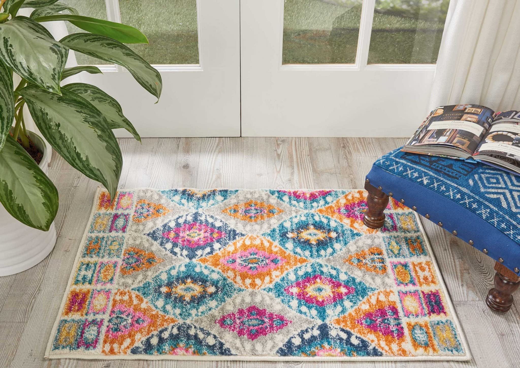 HomeRoots 100% Polypropylene 2â?? x 3â?? Multicolor Ogee Pattern Scatter Rug