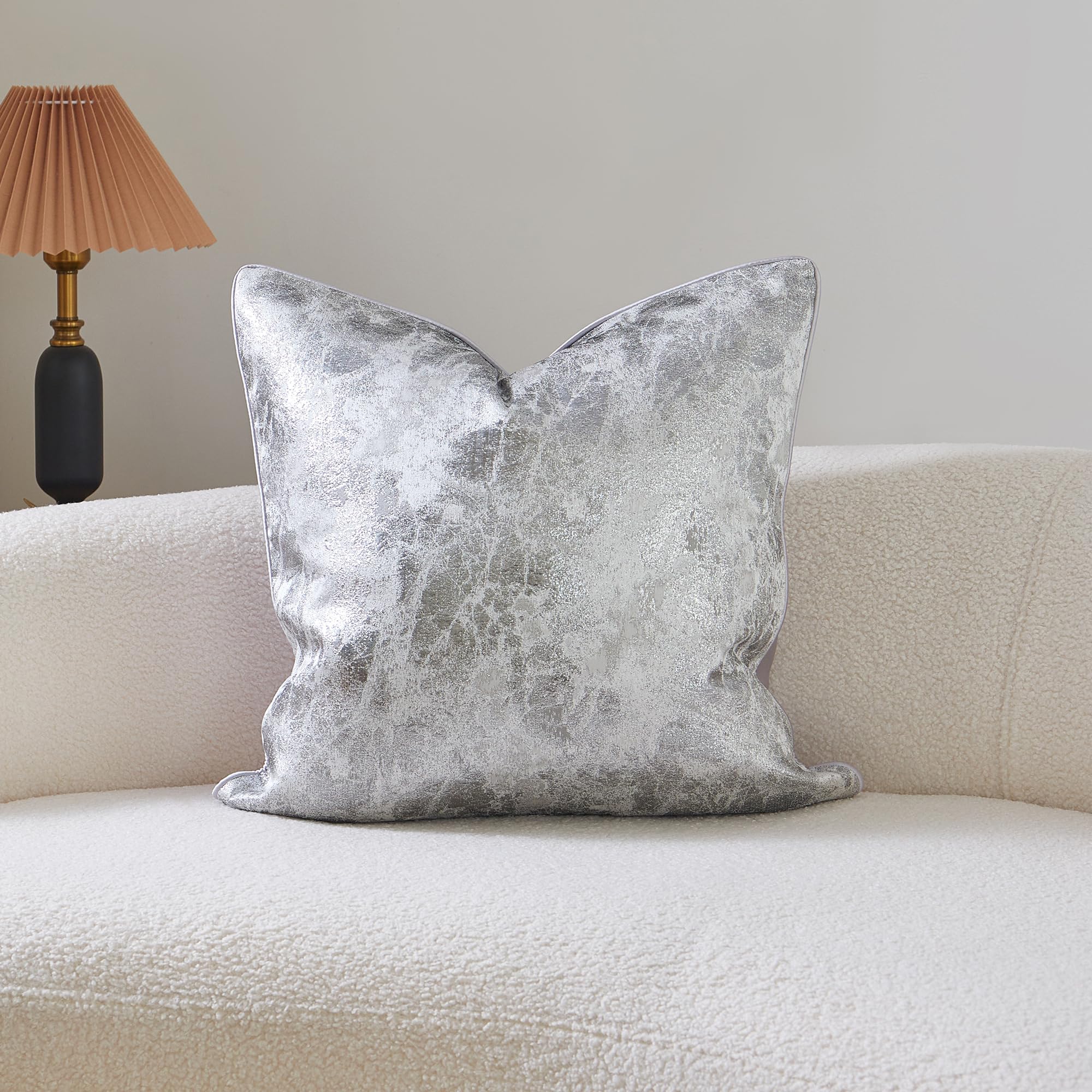 The-Tinoart Metallic Silver Throw Pillow Covers Glitter Decorative Square Pillow Case Relaxed Comfy Jacquard Throw Cushion Cover