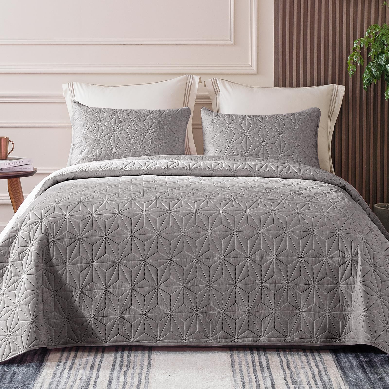 Whale Flotilla Queen Size Quilt Bedding Set, Soft Light Grey Queen/Full Quilts Bedspreads For All Seasons, Lightweight Geometric