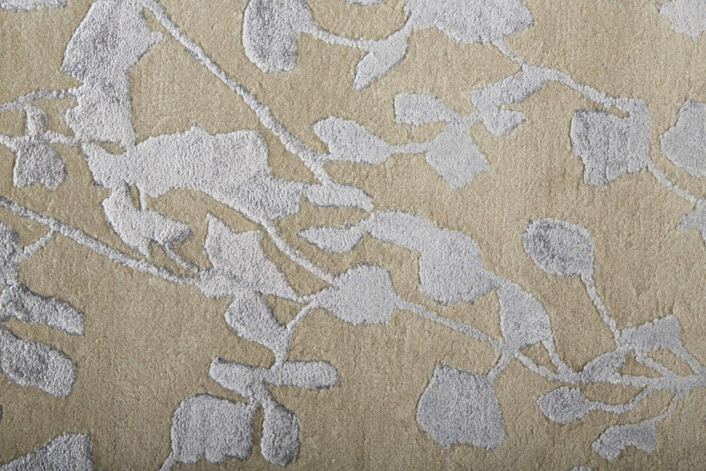 HomeRoots 512552 8 x 10 ft. Tan Silver & Gray Wool Floral Hand Tufted Handmade Rectangle Area Rug