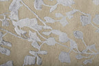 HomeRoots 512552 8 x 10 ft. Tan Silver & Gray Wool Floral Hand Tufted Handmade Rectangle Area Rug