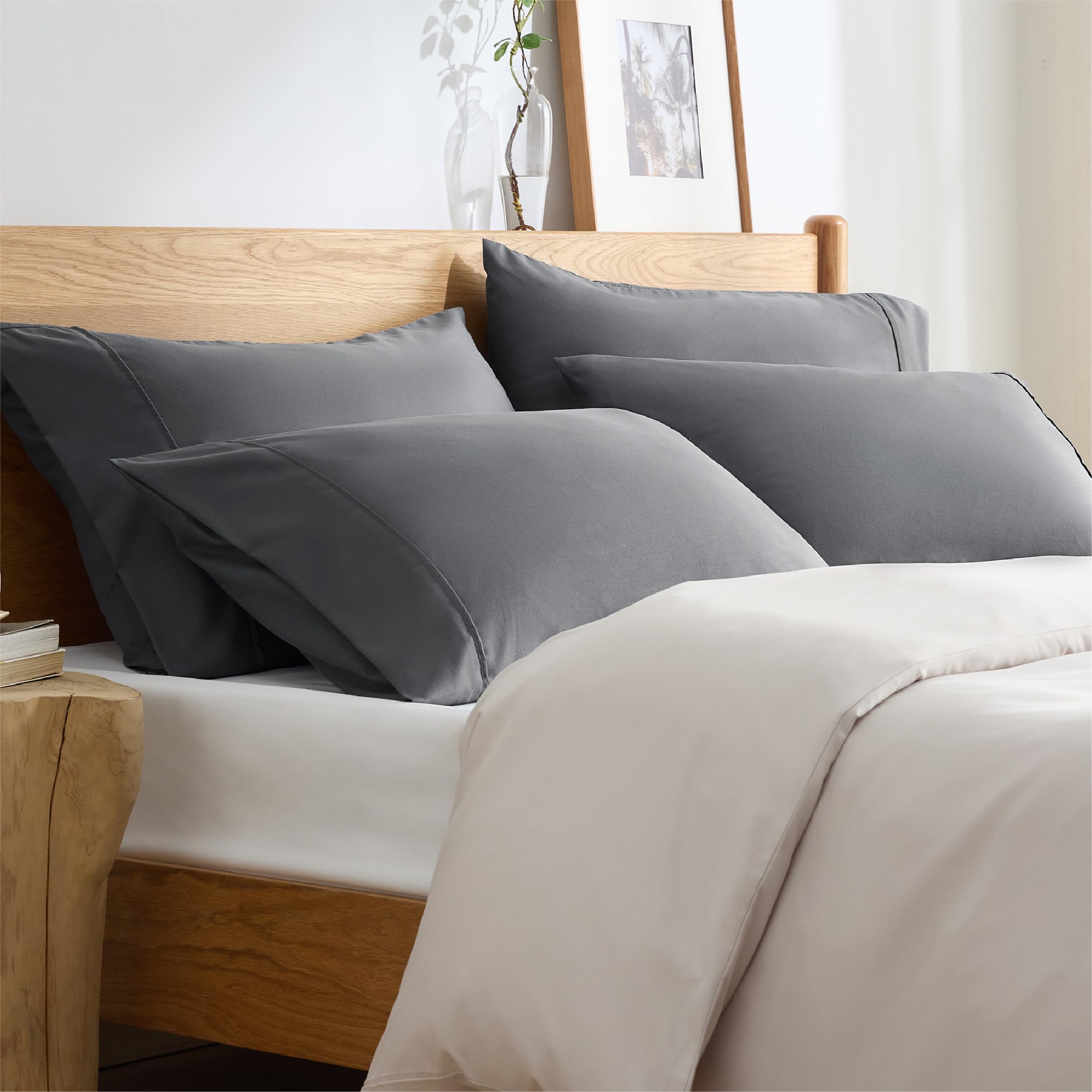 Bedsure Queen Pillow Cases Set Of 4 - Dark Grey Polyester Microfiber Pillowcases 4 Pack, Super Soft And Cozy Gray Pillowcase, Pillow Case Covers With Envelop Closure, 20X30 Inches