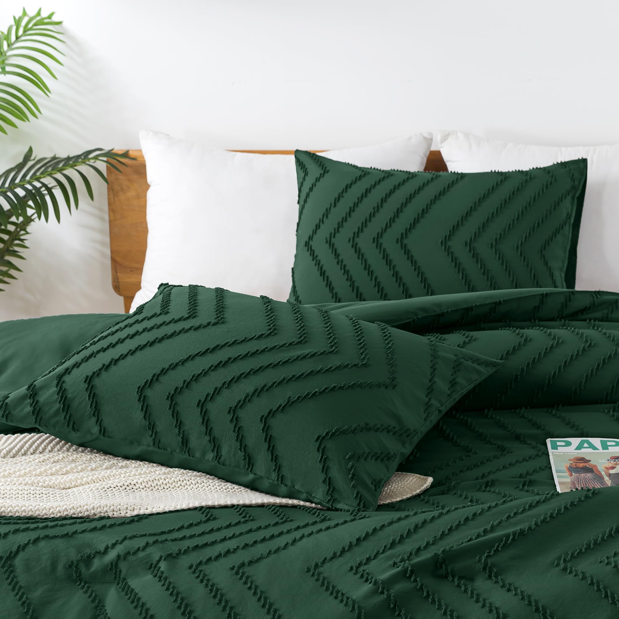 Andency Emerald Green Comforter Queen Size, Boho Dark Green Soft Warm Bedding Comforter Sets For Queen Bed, 3 Pieces Forest Green Vintage Chevron Tufted Aesthetic Comforter Set