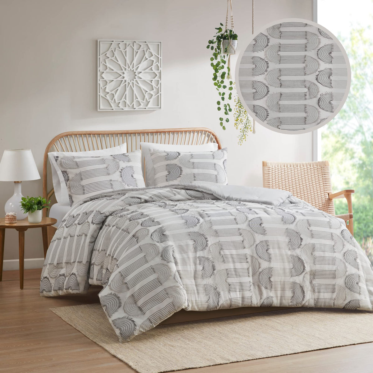 Intelligent Design Astoria Microfiber Comforter Set, Geometric Clipped Jacquard Design, Modern All Season Bedding, Matching Sham