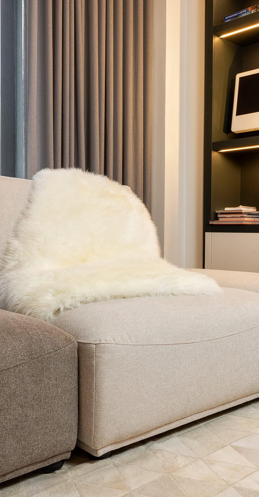 HomeRoots New Zealand Sheepskin, Microsuede 2' x 5' Natural Rectangular Sheepskin Area Rug
