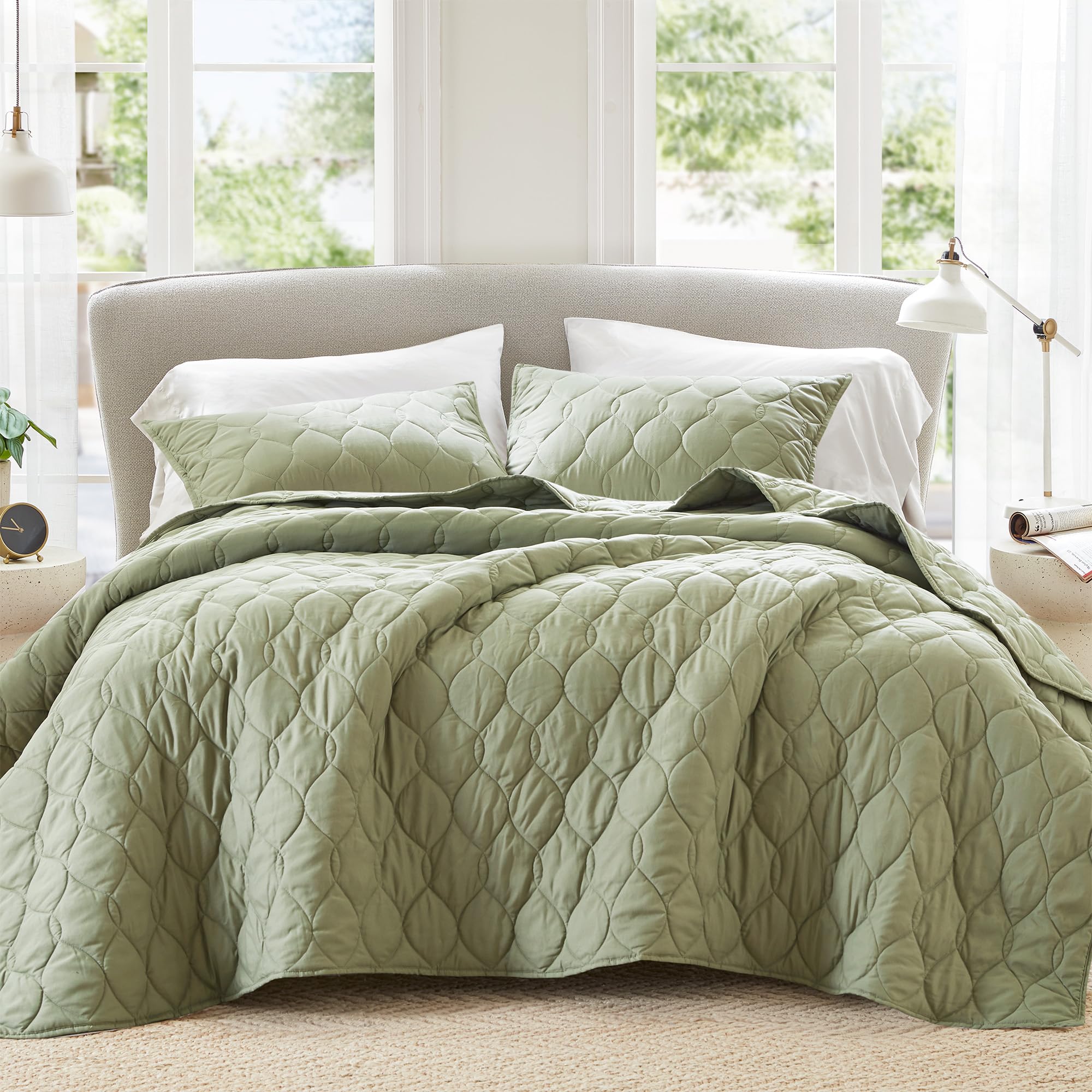 Comfort Spaces Queen Quilt Set Modern Reversible Ogee Coverlet Queen Bedding Set Cozy Quilted Winter Layer, All Season Lightweig
