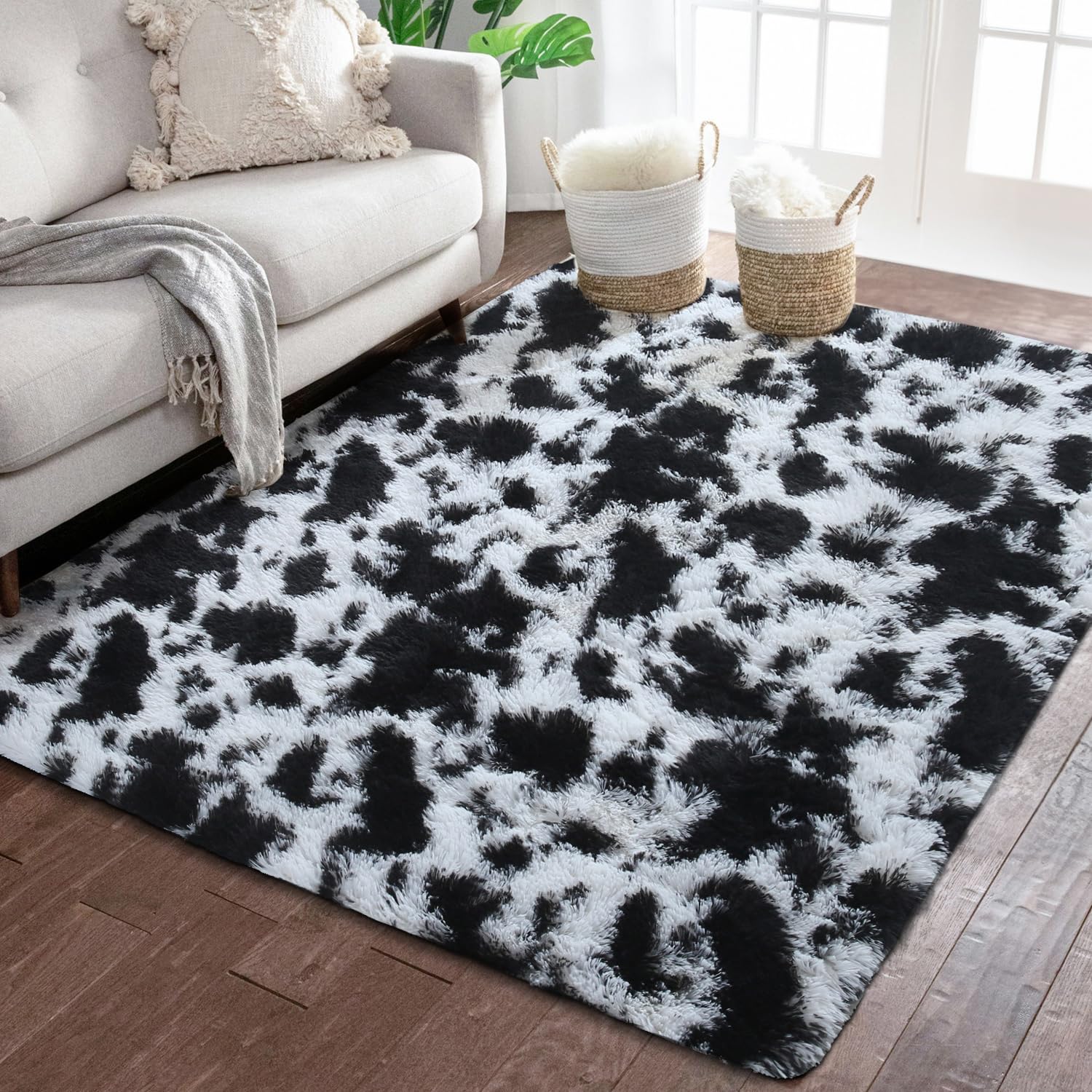 YUFANUHO Luxury Milk Cow Print Rug 6x9 Feet, Cute Cow Rugs for Living Room Bedroom, Fluffy White Black Cow Carpet 6x9 Ft, Animal