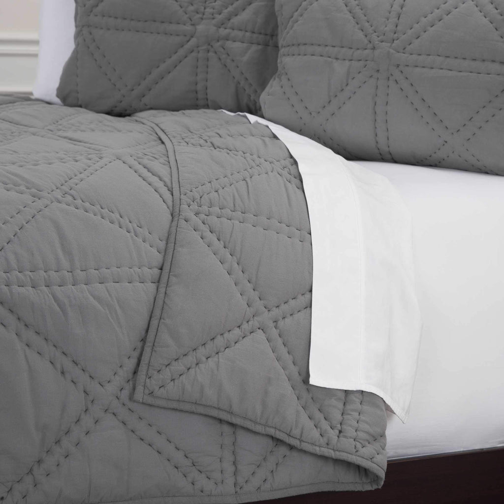 Rizzy Home | Bq4833 | 106"X92" Gray/Neutral/Solid Quilt