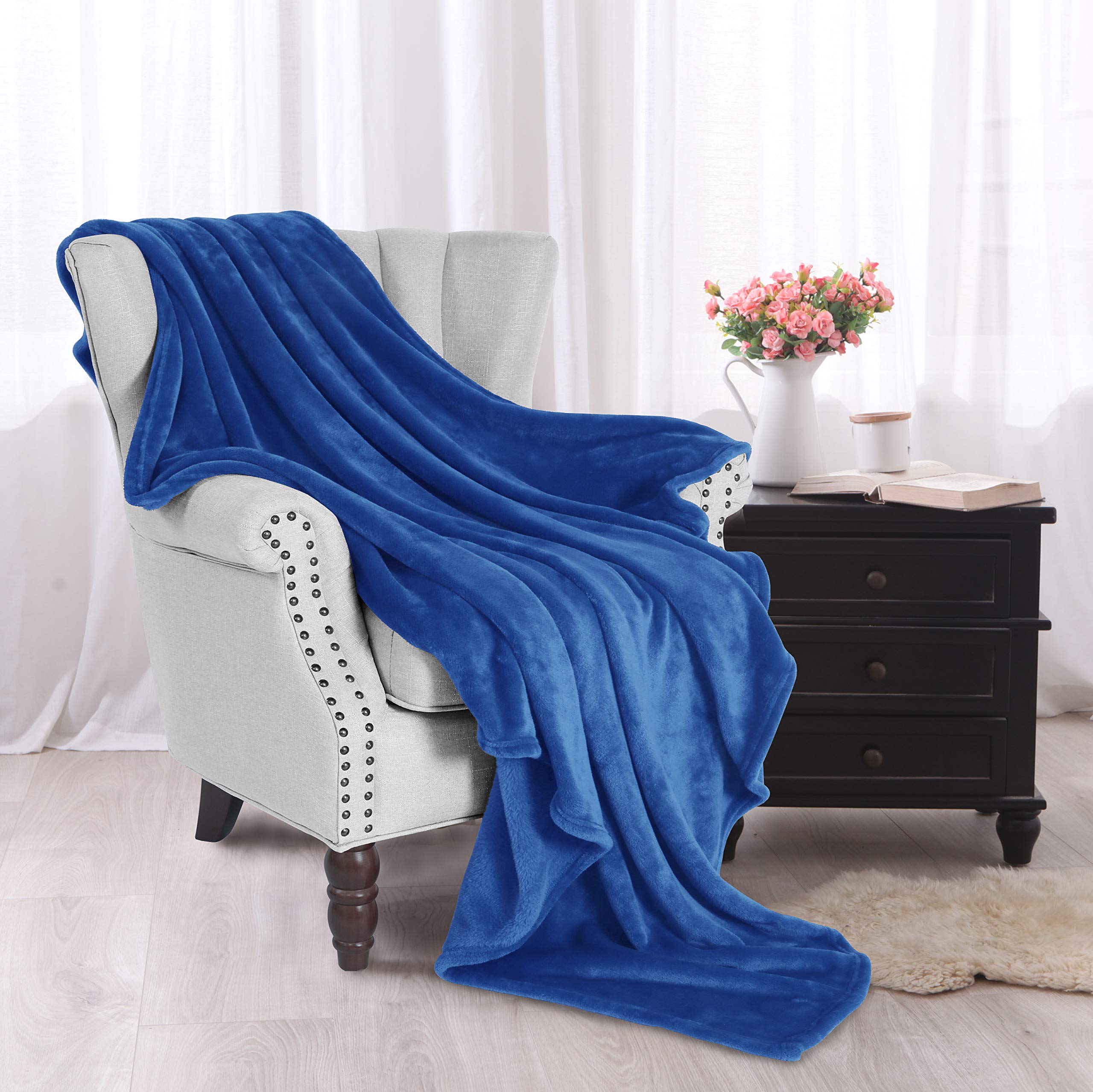 Exclusivo Mezcla Extra Large Fleece Throw Blanket, 50X70 Inches 300Gsm Super Warm And Soft Blankets For Couch, Cobalt Blue Throw