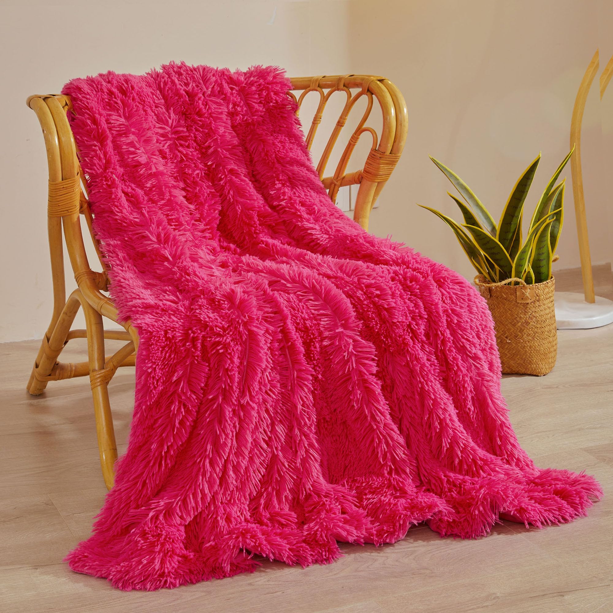Xege Luxury Faux Fur Blanket, Hot Pink Soft Big Fluffy Blanket Throw, Shaggy Plush Decorative Couch Blanket, Cute Furry Bed Thro