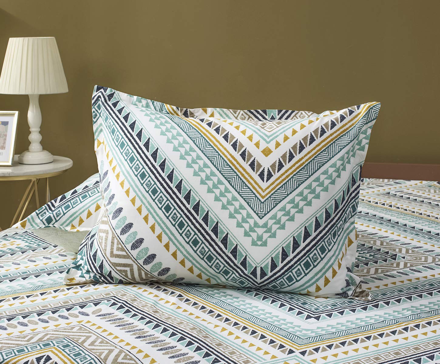 Sleepbella Comforter Twin Size, 600 Thread Count Cotton Yellow & Dark Blue Bohemian Pattern Printed On White Reversible Comforte