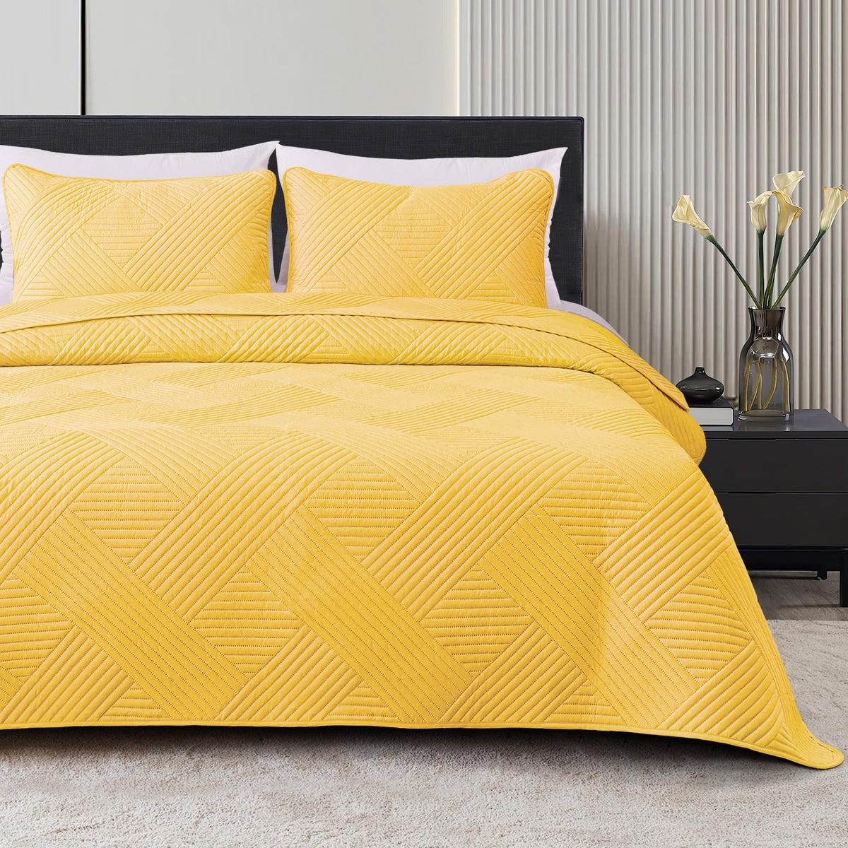 Whale Flotilla Queen Quilt Set, Soft Lightweight Quilts Bedspreads Coverlet With Embossed Pattern, Bedding Sets With 2 Pillow Sh