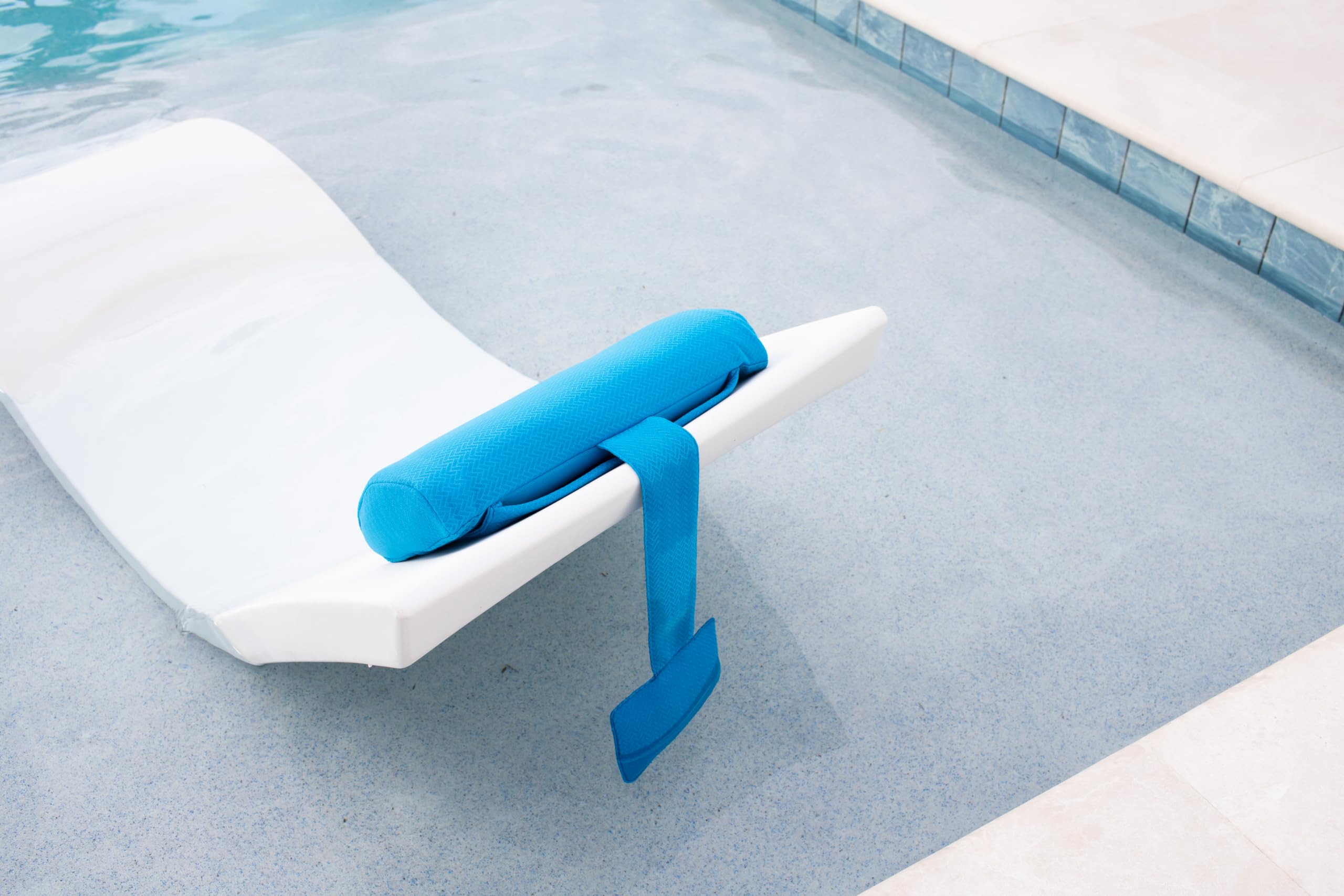Rezvani Headrest Pillow For Patio Chaise Lounge, In Pool Lounger On Ledge With Non-Slip Weighted Tail And Cellphone Pocket, Quic