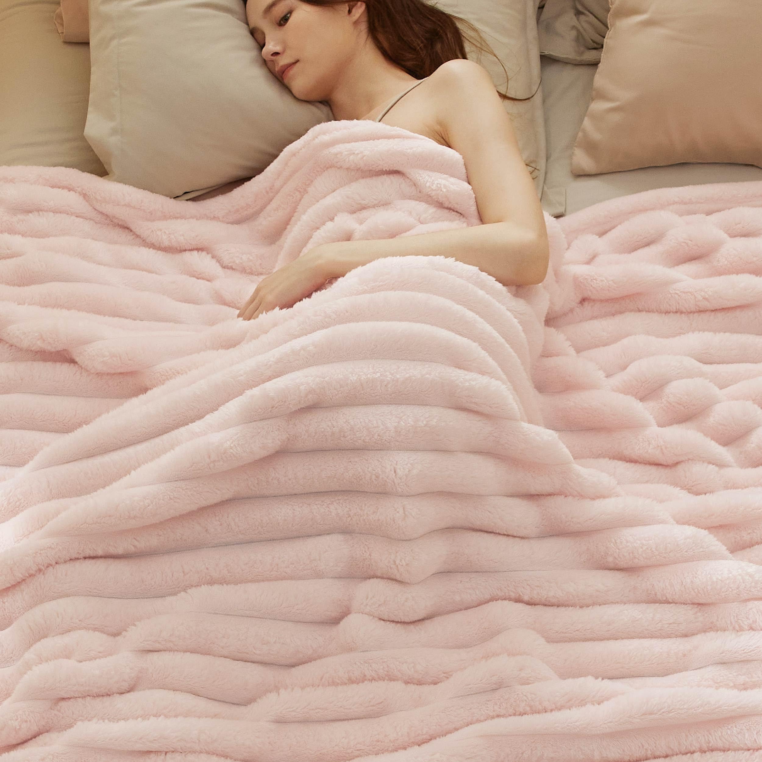Bedsure Blankets Queen Size for Bed - Super Soft Cozy Blankets for Women, Cute Large Fleece Blanket for Girls,Pink,90x90 Inches,