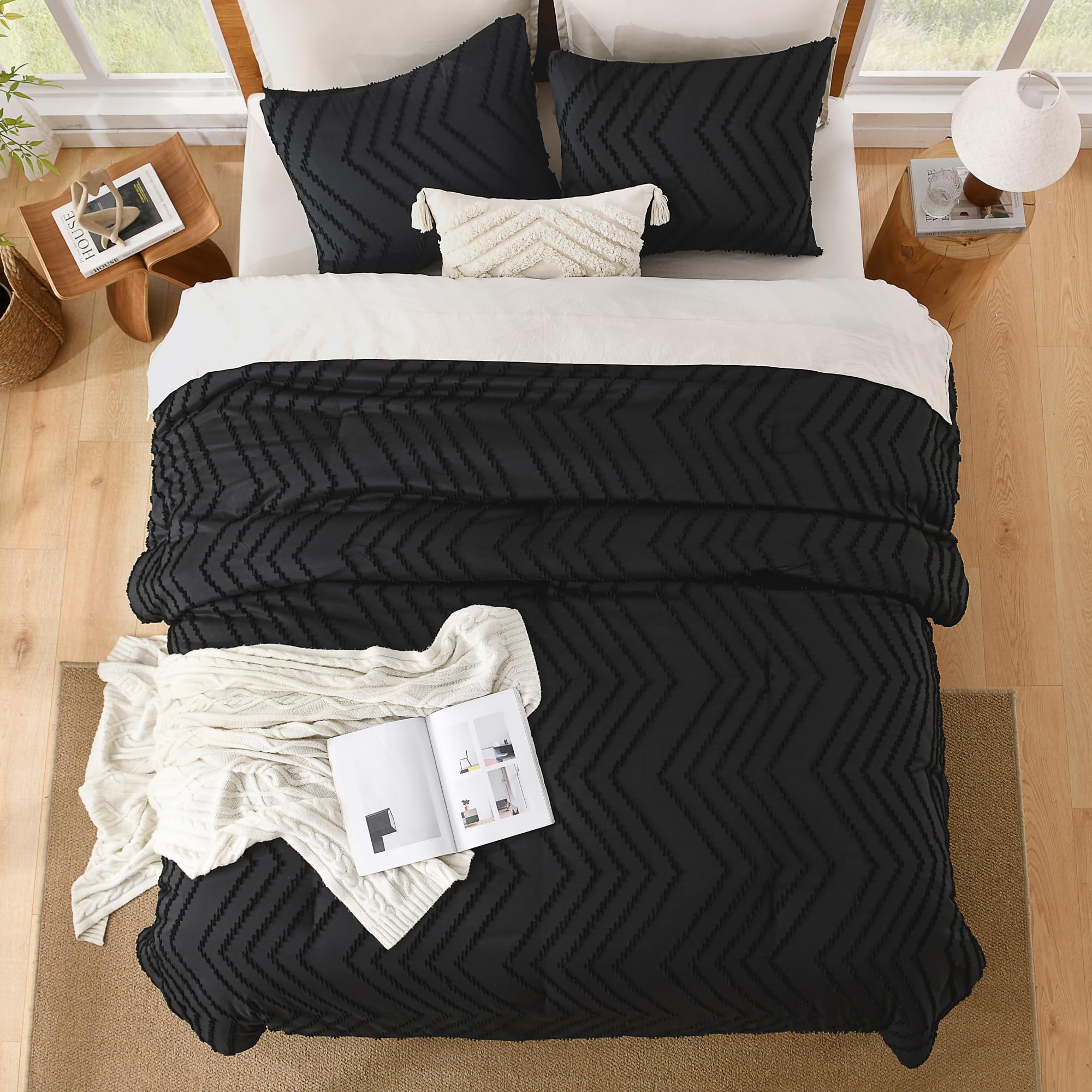 Litanika Black Queen Size Comforter Sets, 3 Pieces Lightweight Chevron Tufted Bedding Comforter Set, Fluffy Down Alternative Com