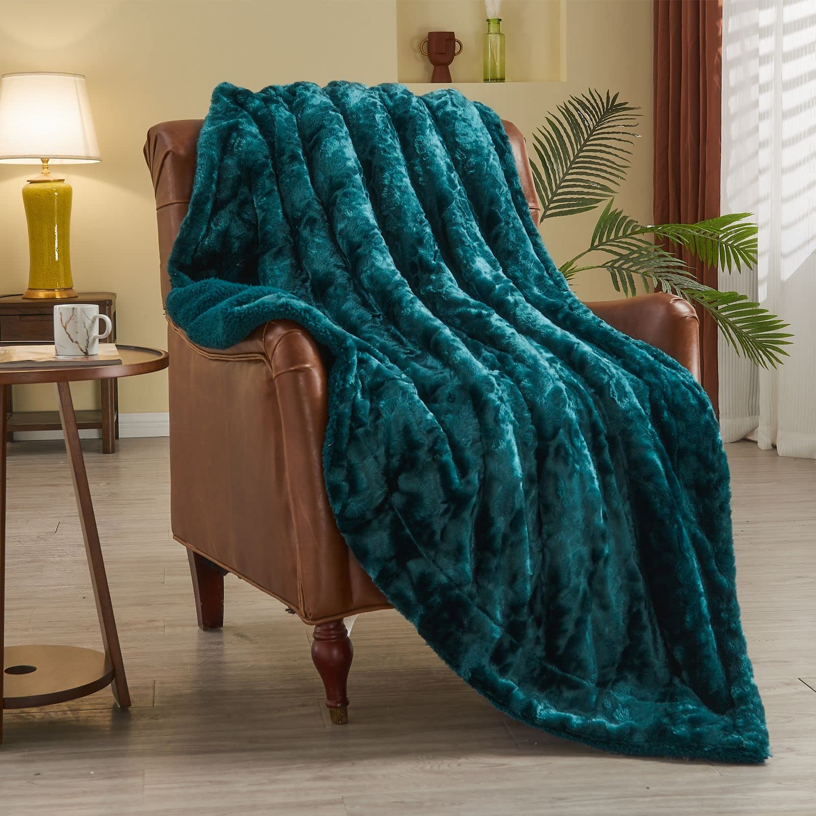 Newcosplay Super Soft Faux Fur Blanket Twin Size Dark Teal Sherpa Fuzzy Plush Warm Blanket For Sofa Bed (Dark Teal, Twin(60'X80