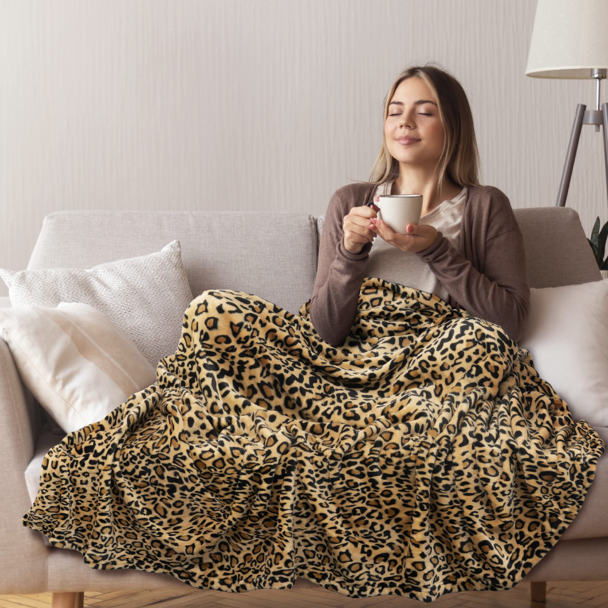 Pavilia Cheetah Fleece Throw Blanket | Cheetah Leopard Animal Print Flannel Blanket For Twin Bed | Soft Velvet Lightweight Micro