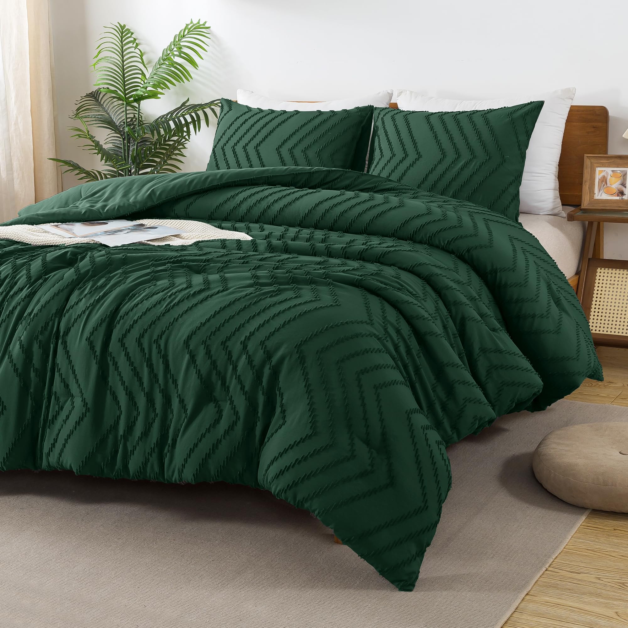 Andency Emerald Green Comforter Queen Size, Boho Dark Green Soft Warm Bedding Comforter Sets For Queen Bed, 3 Pieces Forest Green Vintage Chevron Tufted Aesthetic Comforter Set