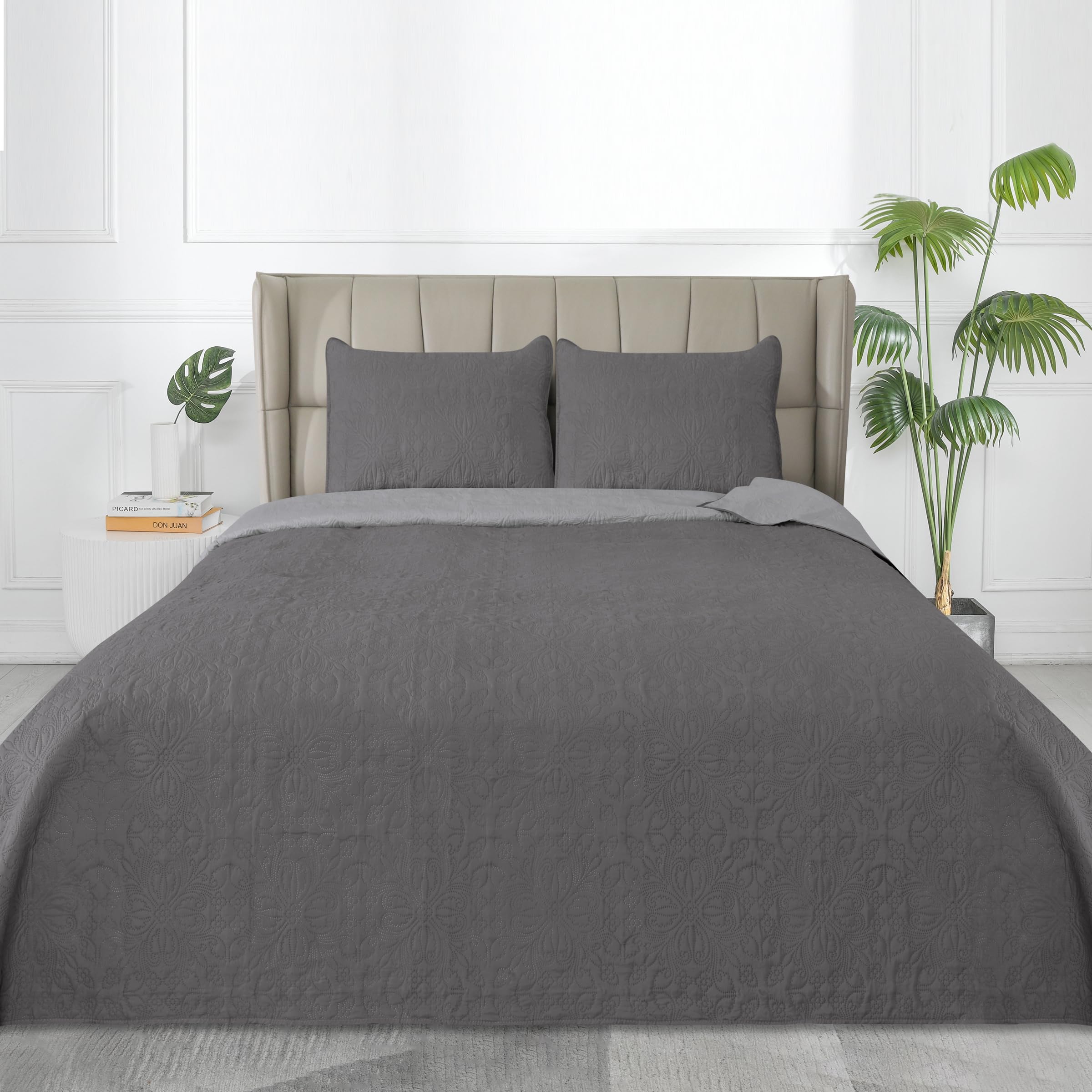 Easy-Going Twin Size Reversible Quilt Set With 1 Quilt And 1 Pillow Sham, Soft Bed Quilt Cover, Water Resistant Lightweight Microfiber Bedspread, Stain Resistant, Damask-Gray/Light Gray