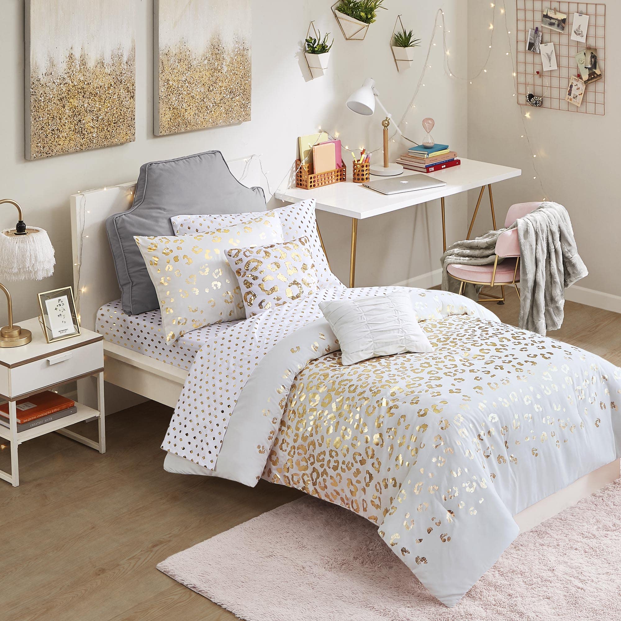 Intelligent Design Abby 4 Piece Comforter Set Microfiber Metallic Watercolor Print Pintucked Design Embroidered Toss Pillows Mod