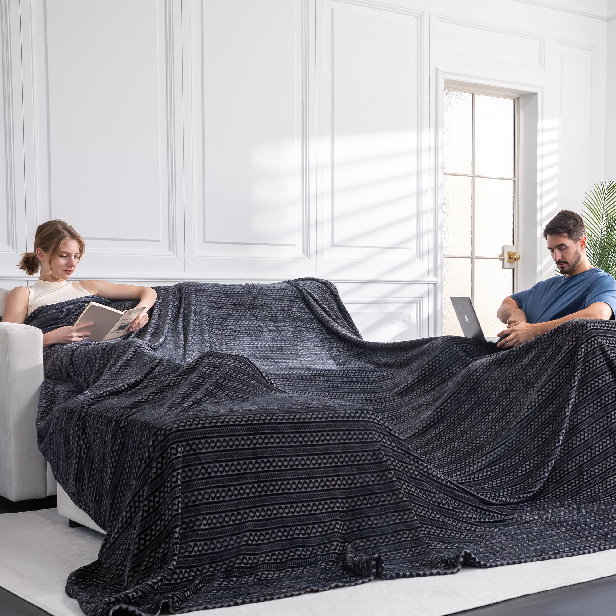 Serenhom Soft Cozy 120x120 Inches Seamless Oversized King Fleece Blanket, 3D Jacquard Decorative Giant 10'x10' California King B