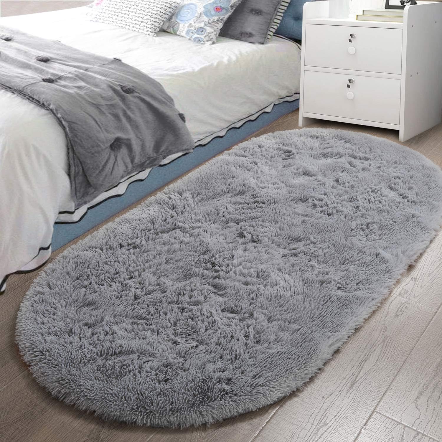 LOCHAS Fluffy Gray Bedroom Rug 2.6 x 5.3, Shaggy Area Rug for Bedroom Bedside, Soft Oval Throw Rugs Carpet for Living Room Kid