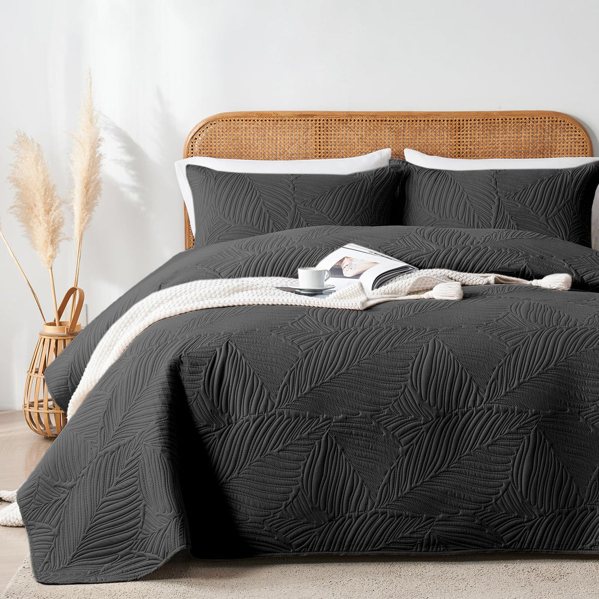 Oarage Twin Quilt Bedding Set Soft Lightweight Black Bedspread With Leaf Pattern Ultrasonic Microfiber Bed Coverlet For All Seas