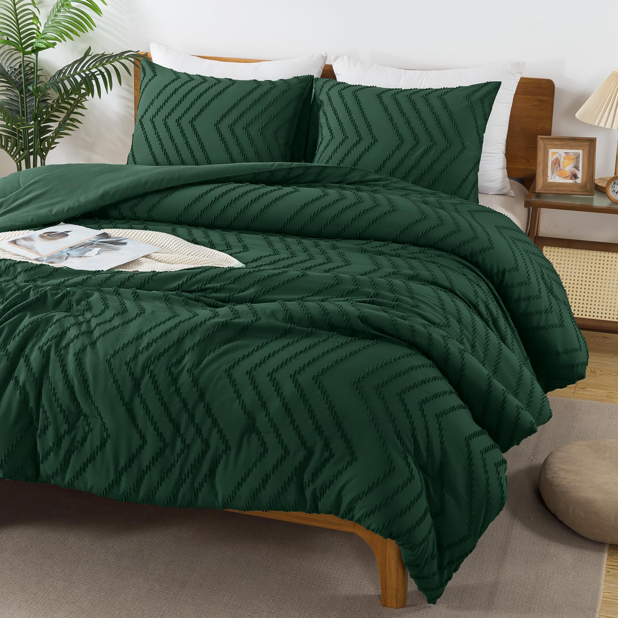 Andency Emerald Green Comforter Queen Size, Boho Dark Green Soft Warm Bedding Comforter Sets For Queen Bed, 3 Pieces Forest Green Vintage Chevron Tufted Aesthetic Comforter Set