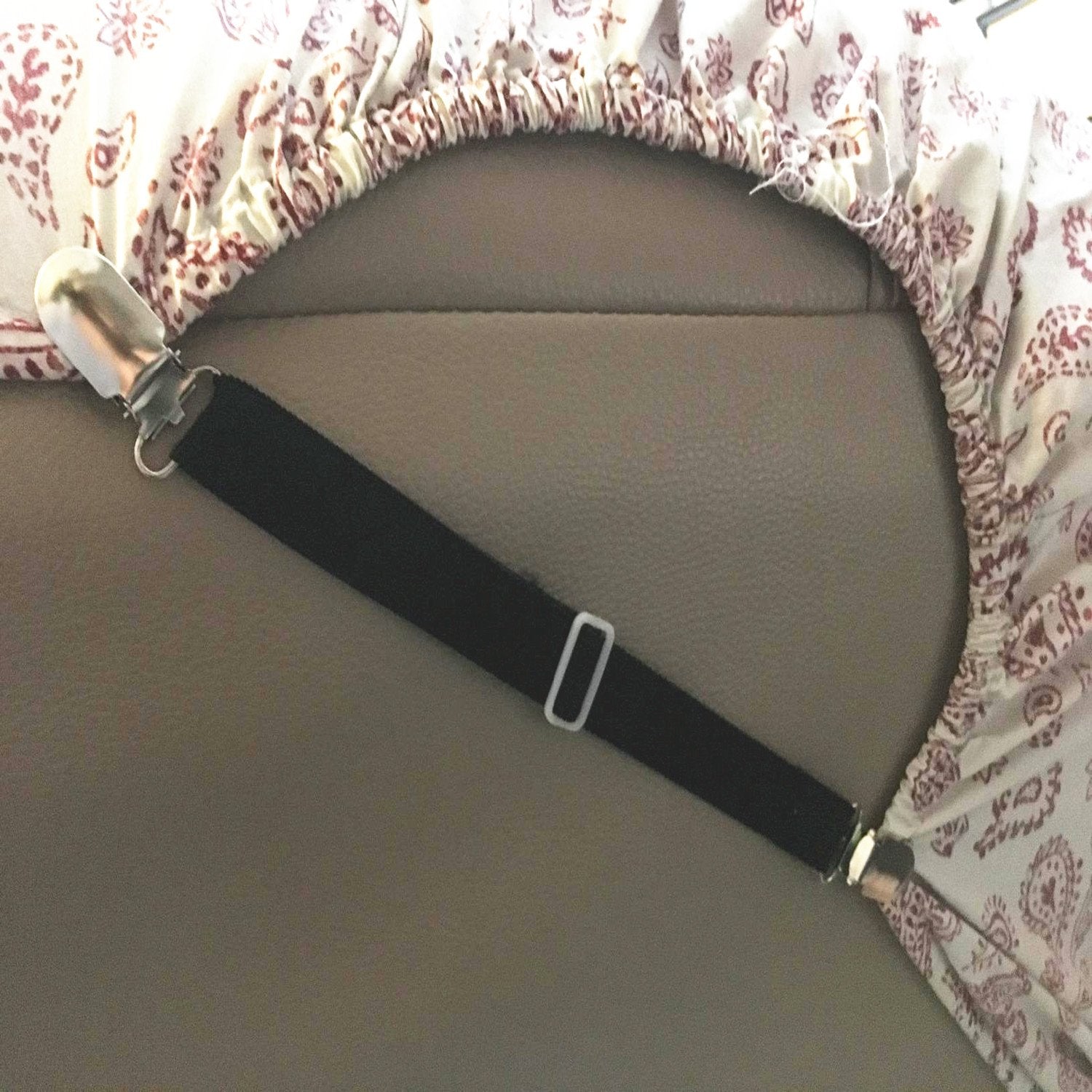 Bed Sheet Clips Straps Sheet Holder Mattress Clips, Adjustable Elastic Bed Sheet Grippers Straps Suspender Fasteners Holder (Bla