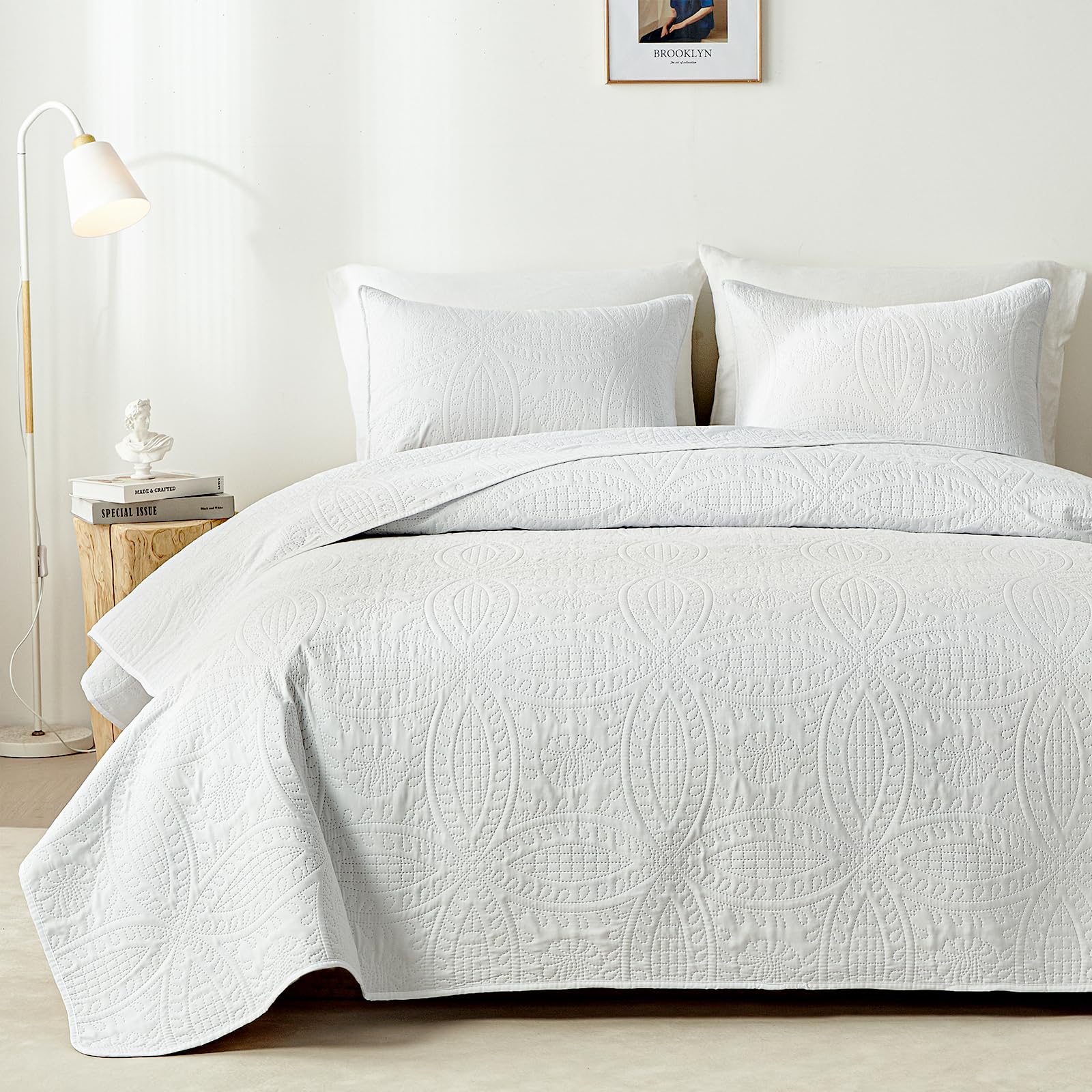 Akkialla Queen Quilt Bedding Set,White Ultrasonic Full/Queen Quilt Set,Lightweight Soft Bedspread Coverlet,Modern Style Coin Pat